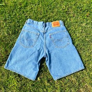 Levi 550 Denim Shorts 🤍